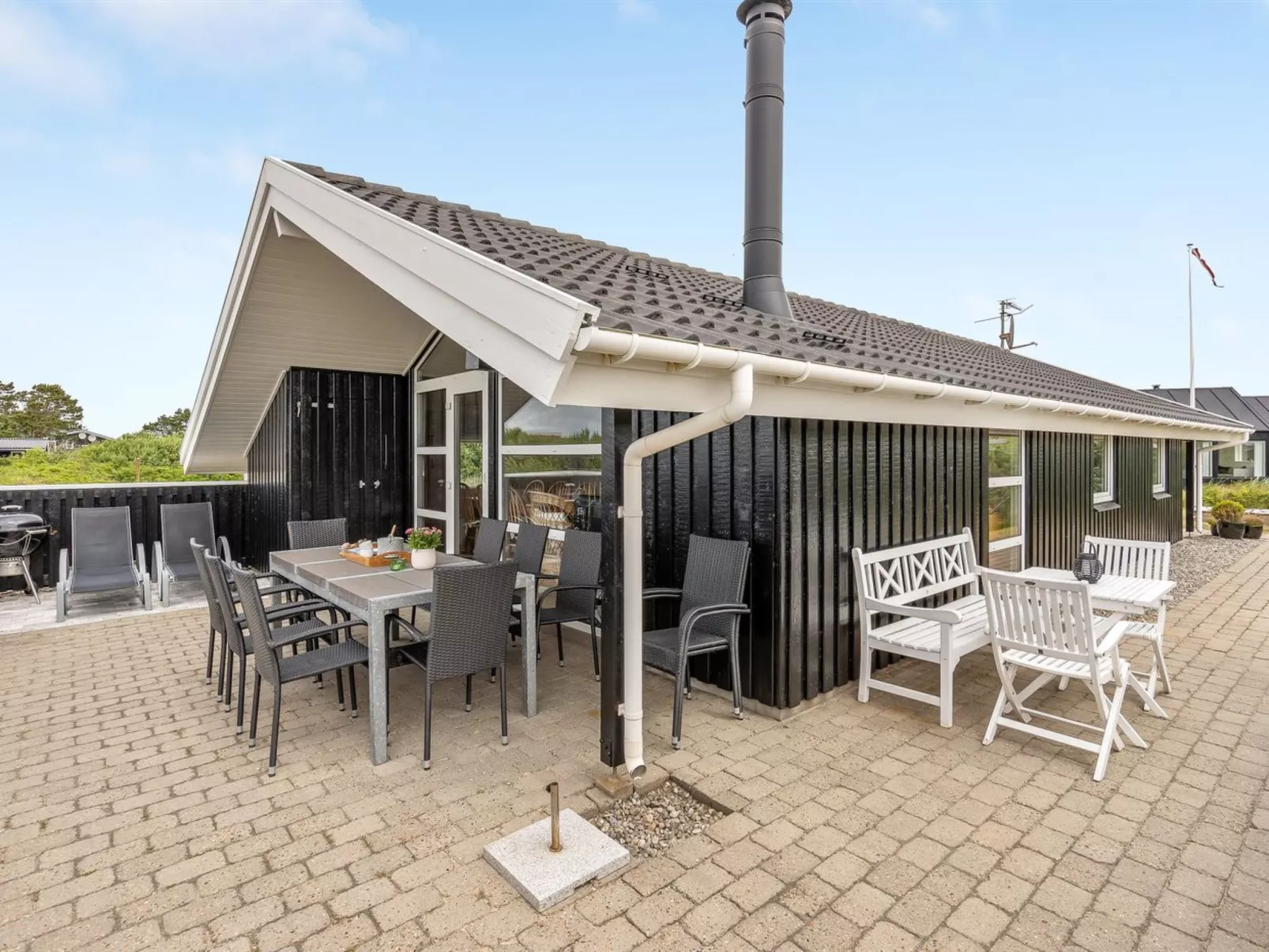 "Hariet" - 300m from the sea-Inside