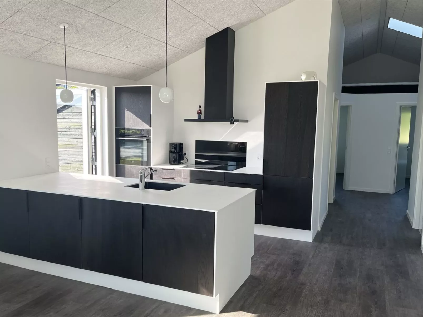 "Stygg" - 75m from the sea-Inside