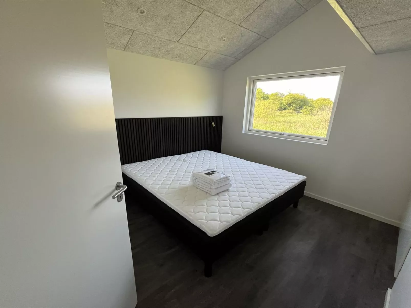 "Stygg" - 75m from the sea-Inside
