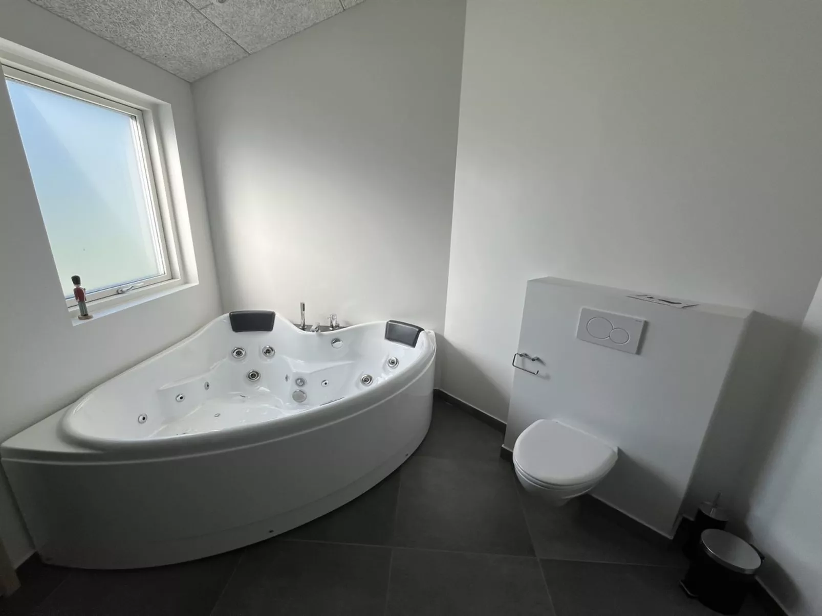 "Stygg" - 75m from the sea-Inside