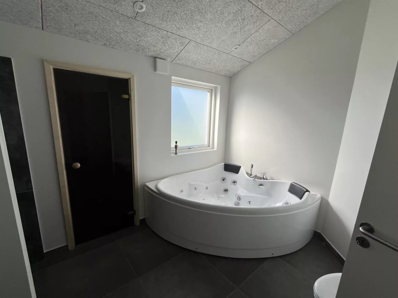 "Stygg" - 75m from the sea-Inside