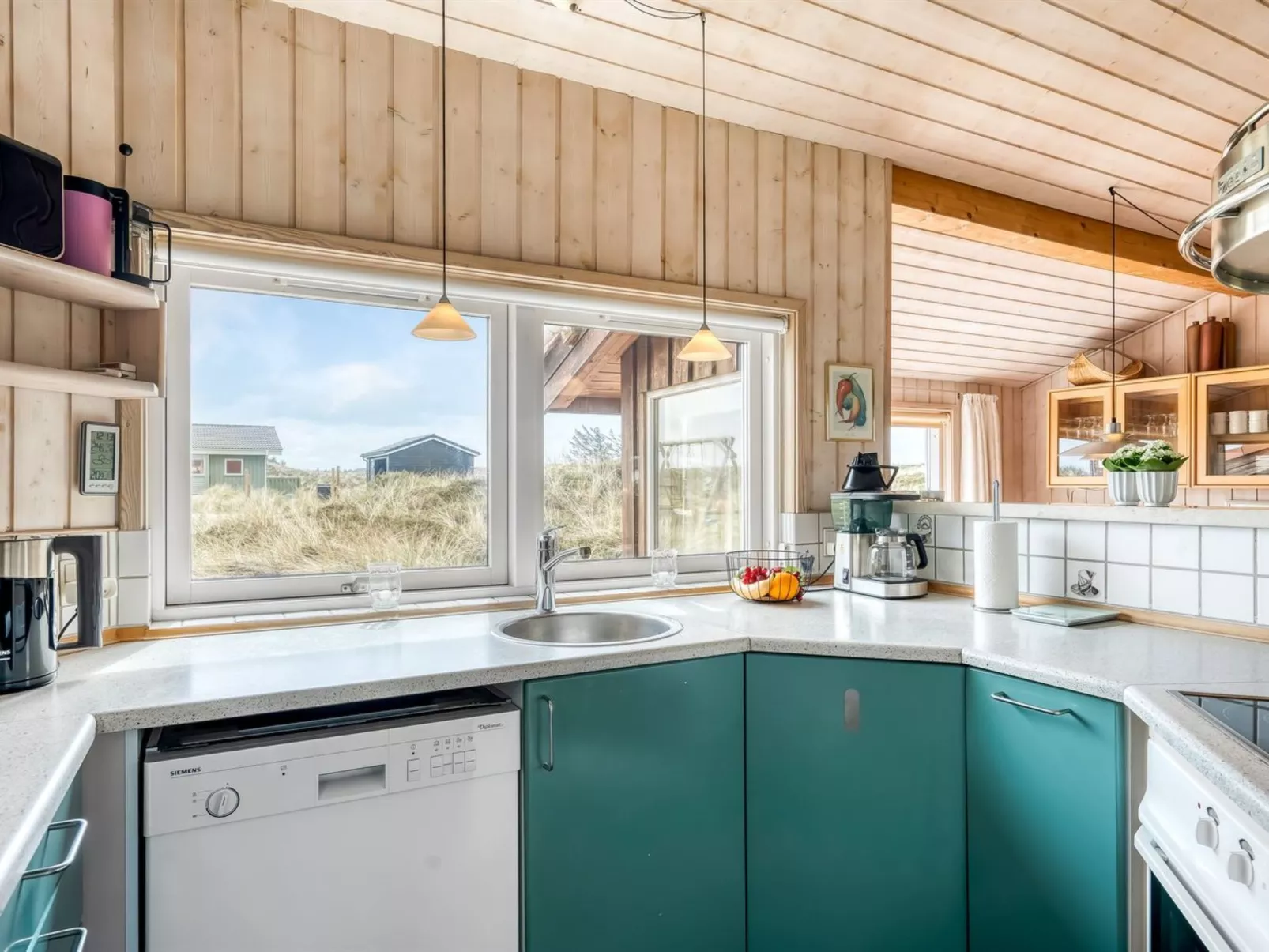 "Hughe" - 200m from the sea-Drinnen