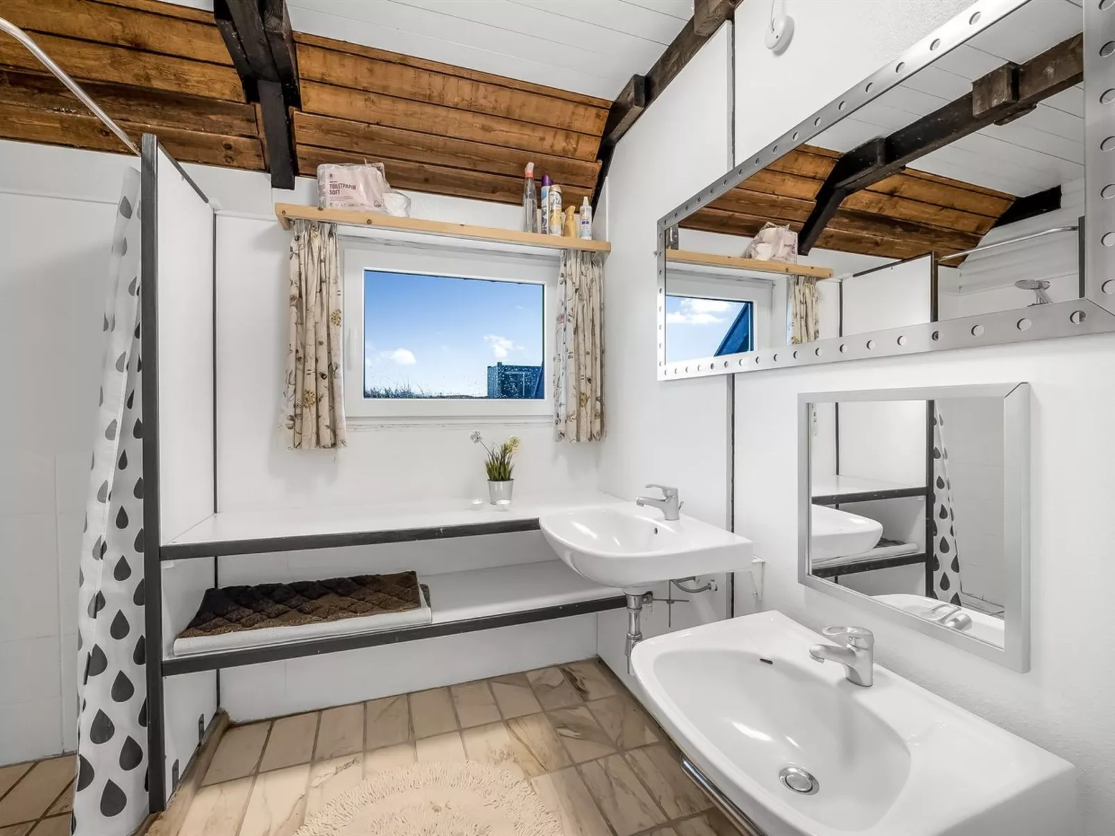 "Luzy" - 75m from the sea-Drinnen