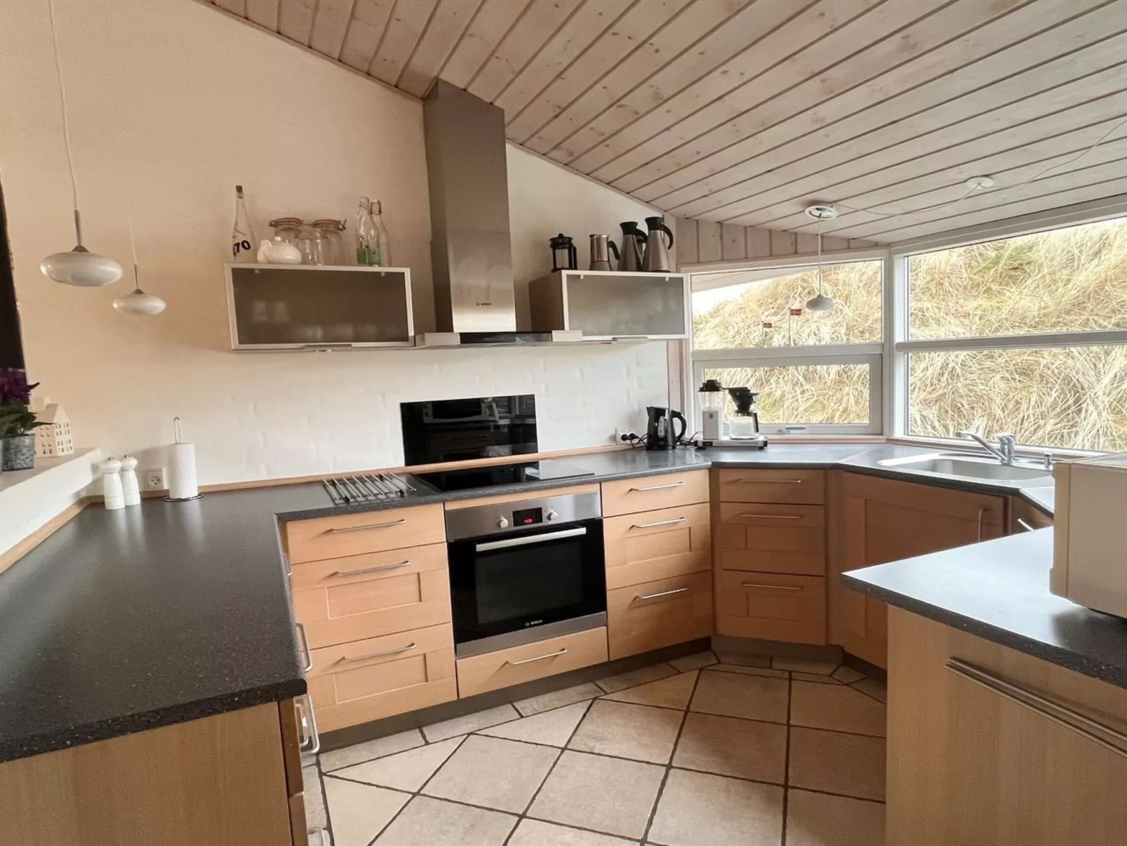"Aurore" - 700m from the sea-Inside
