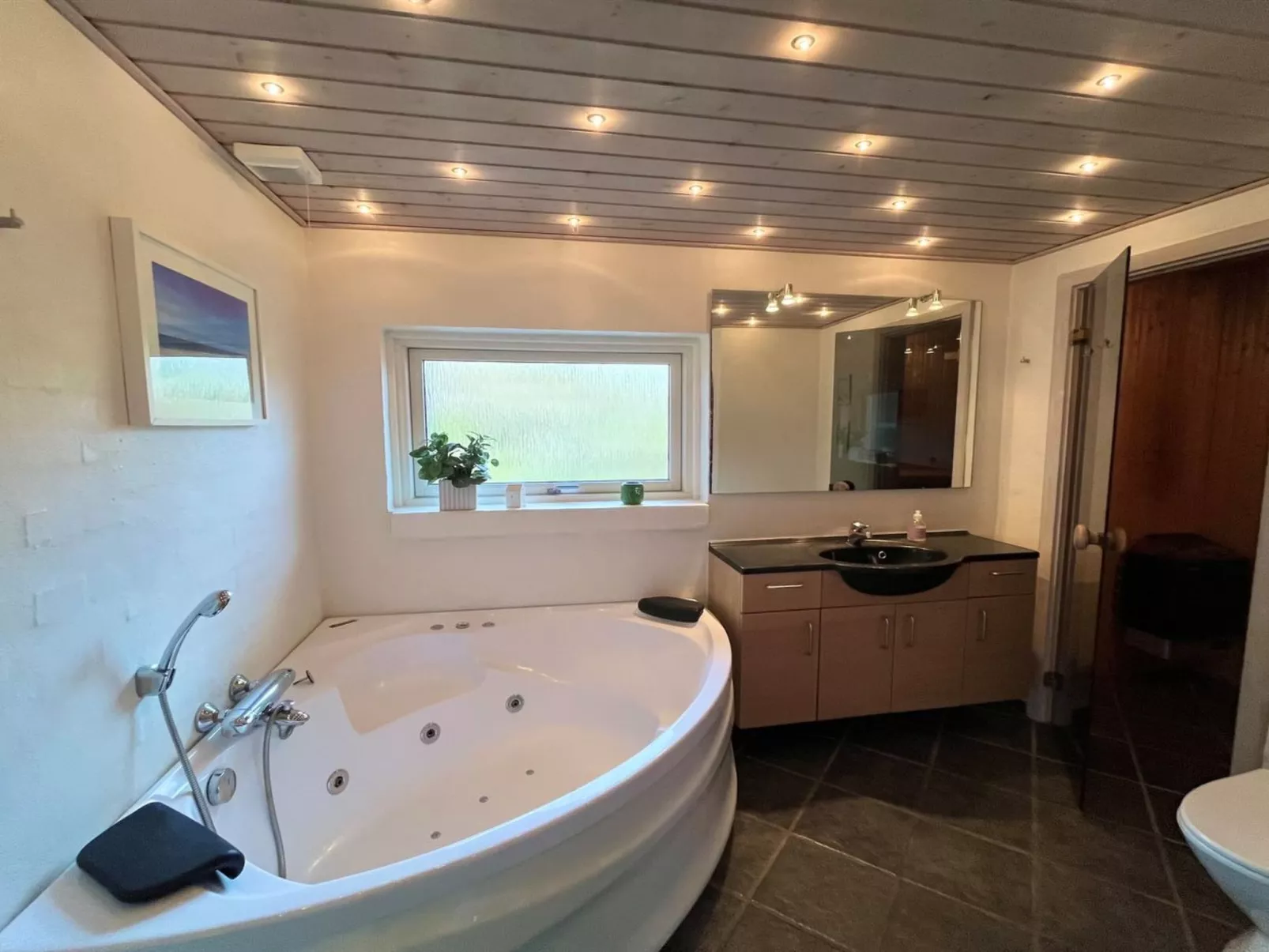 "Aurore" - 700m from the sea-Inside