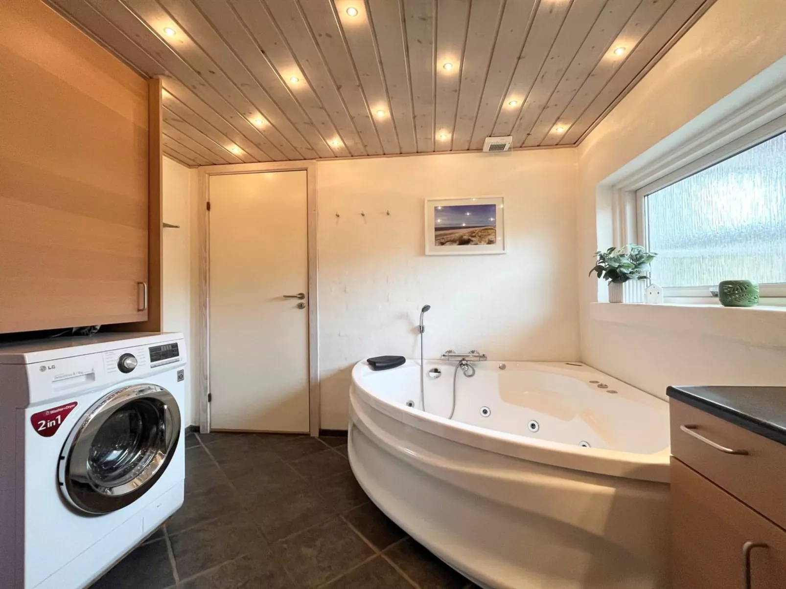 "Aurore" - 700m from the sea-Inside
