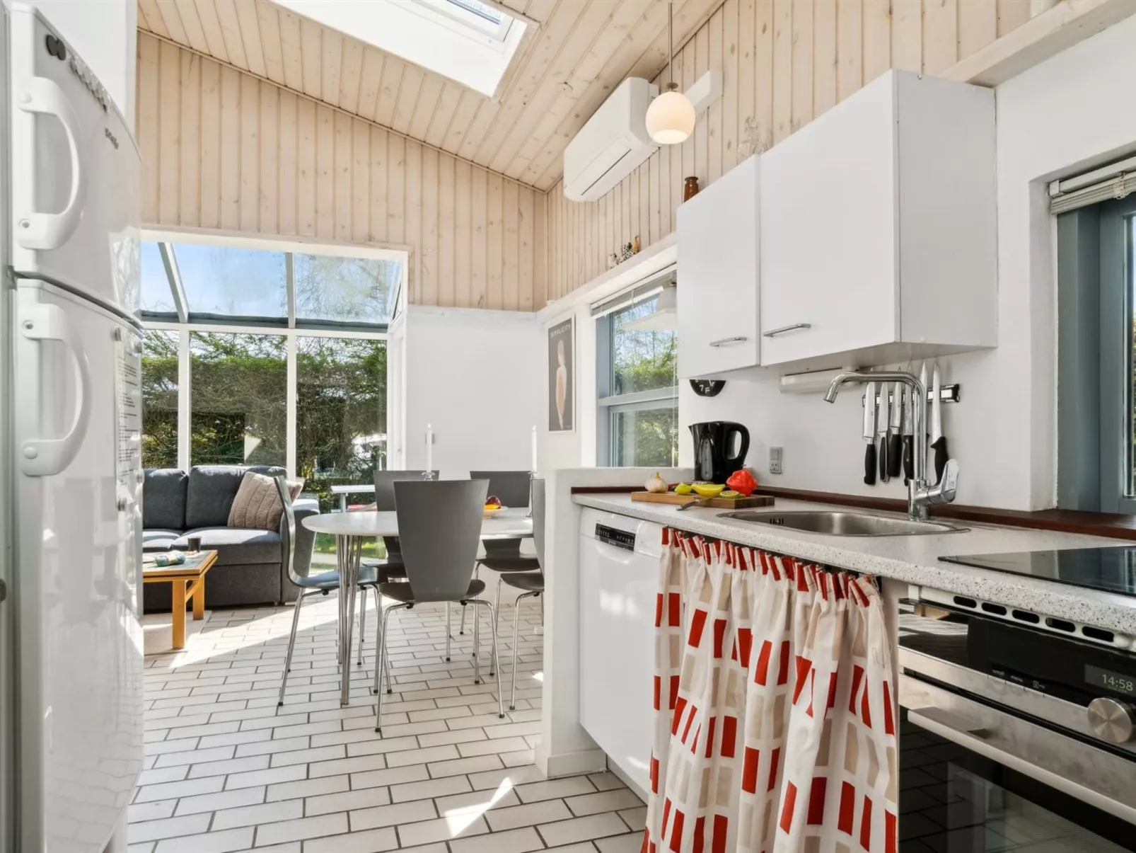 "Milrid" - 100m from the sea-Inside
