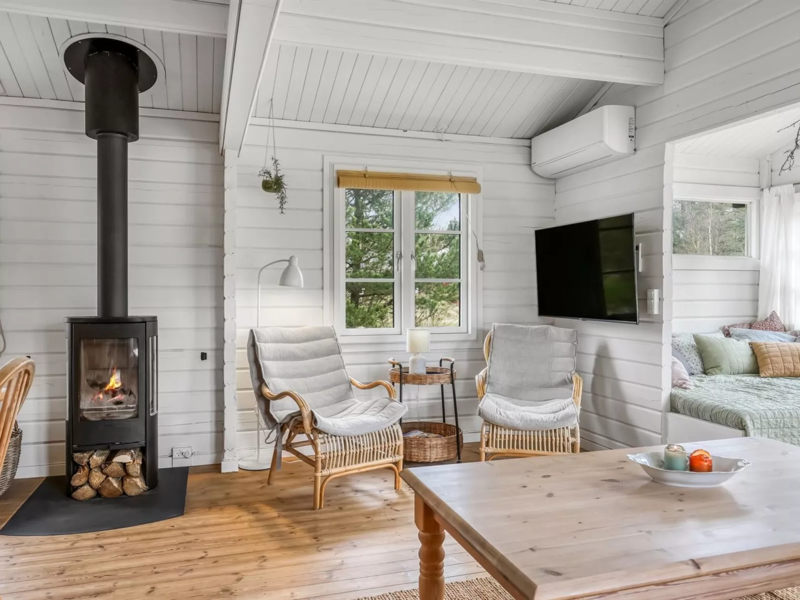 "Langsom" - 480m from the sea-Inside