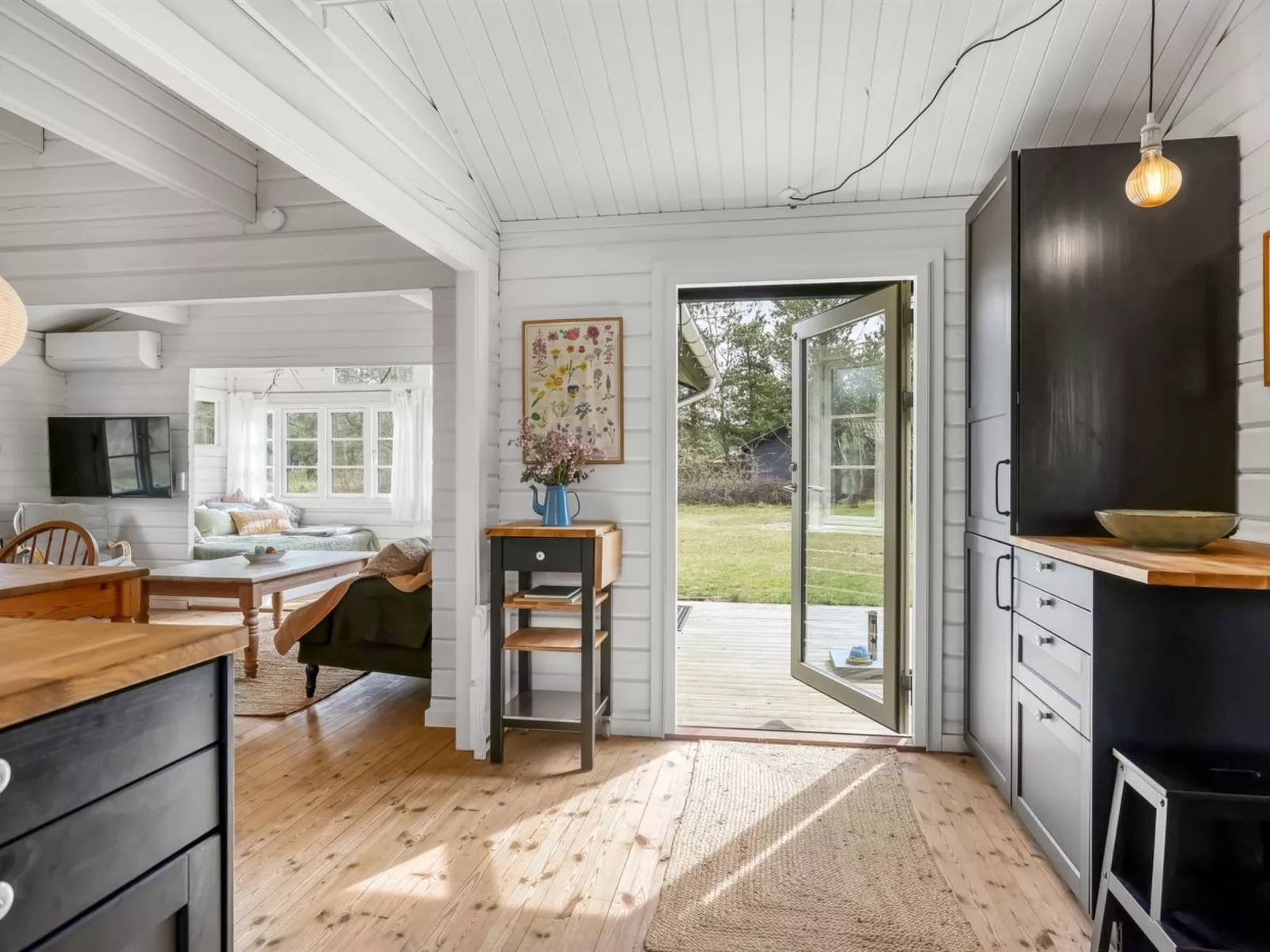 "Langsom" - 480m from the sea-Inside