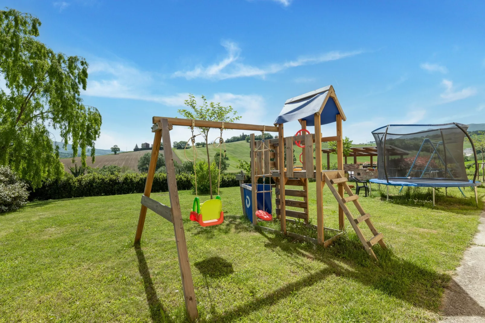 La Casa del Verdicchio-Gardens summer