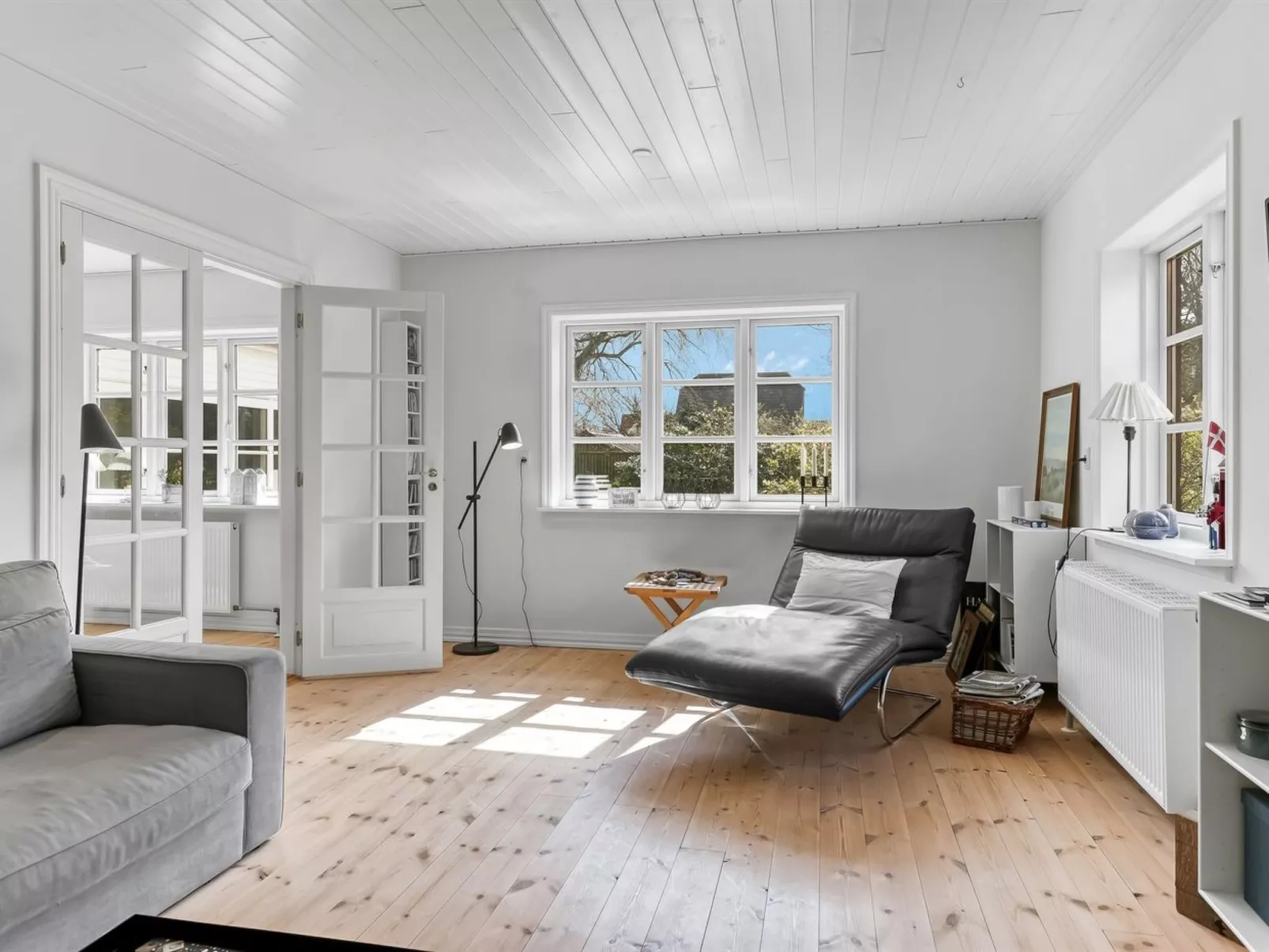 "Henri" - 400m from the sea-Inside