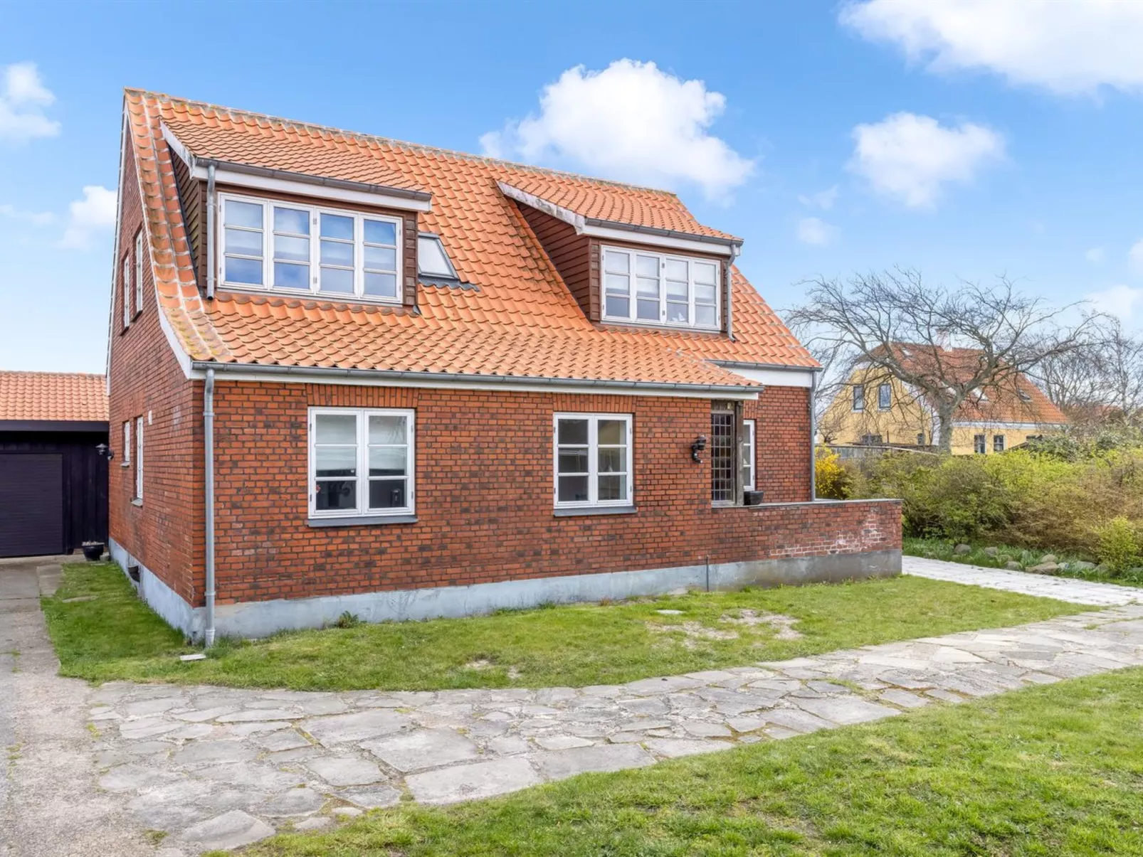 "Henri" - 400m from the sea-Outside
