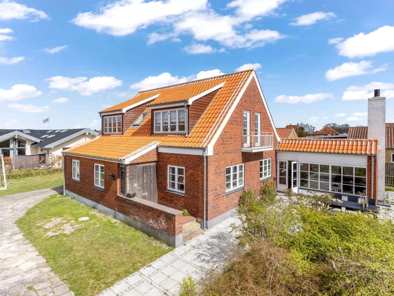 "Henri" - 400m from the sea-Outside