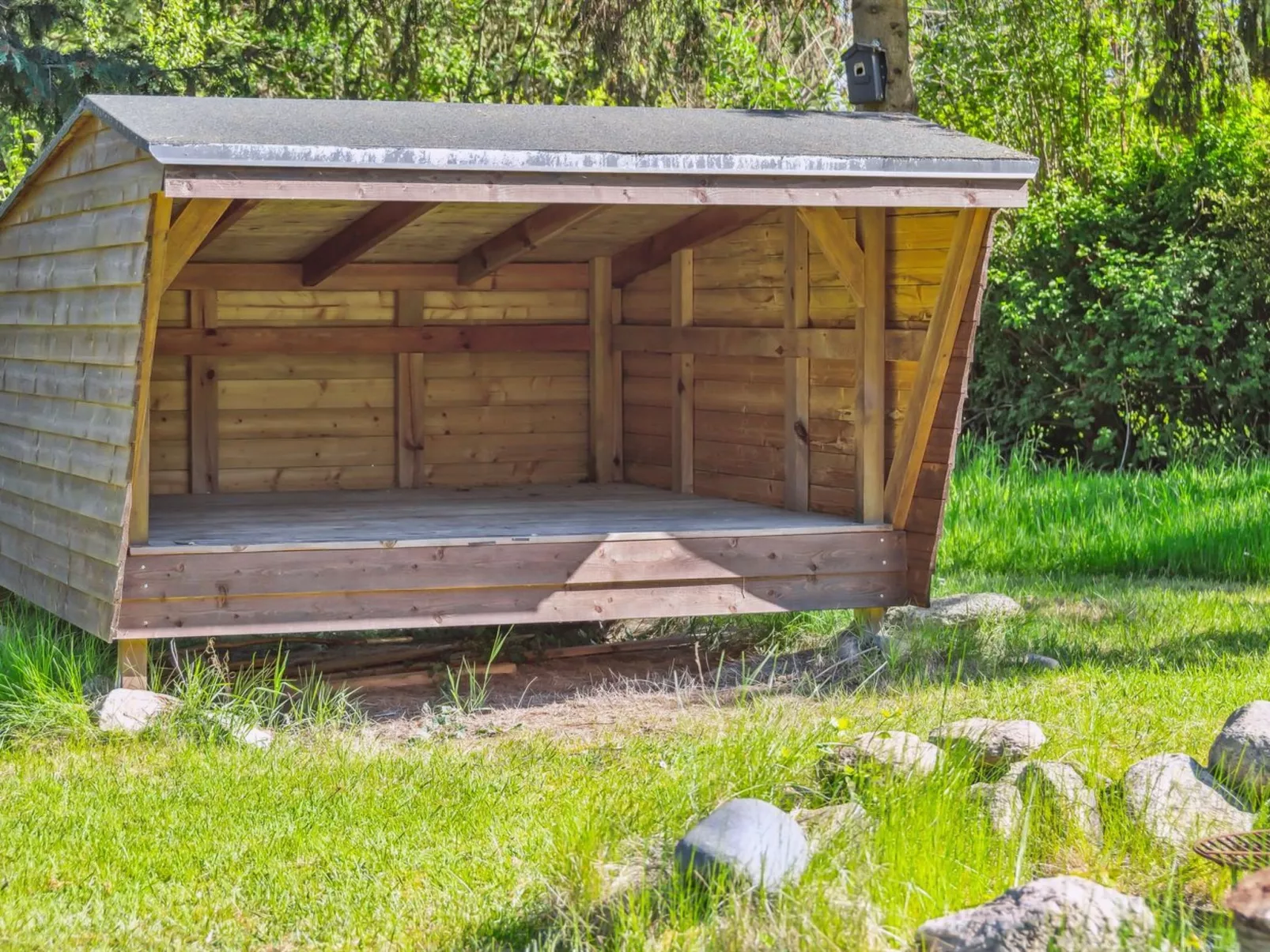 "Sheemen" - 900m from the sea-Outside