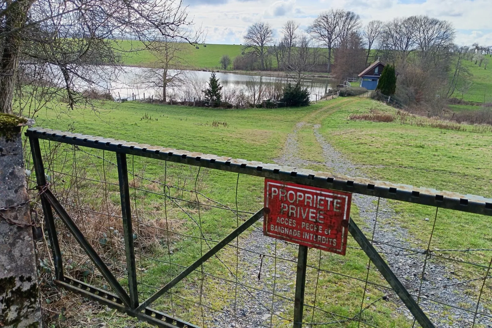 Gîte "Au bord de l'Eau "-Garden winter