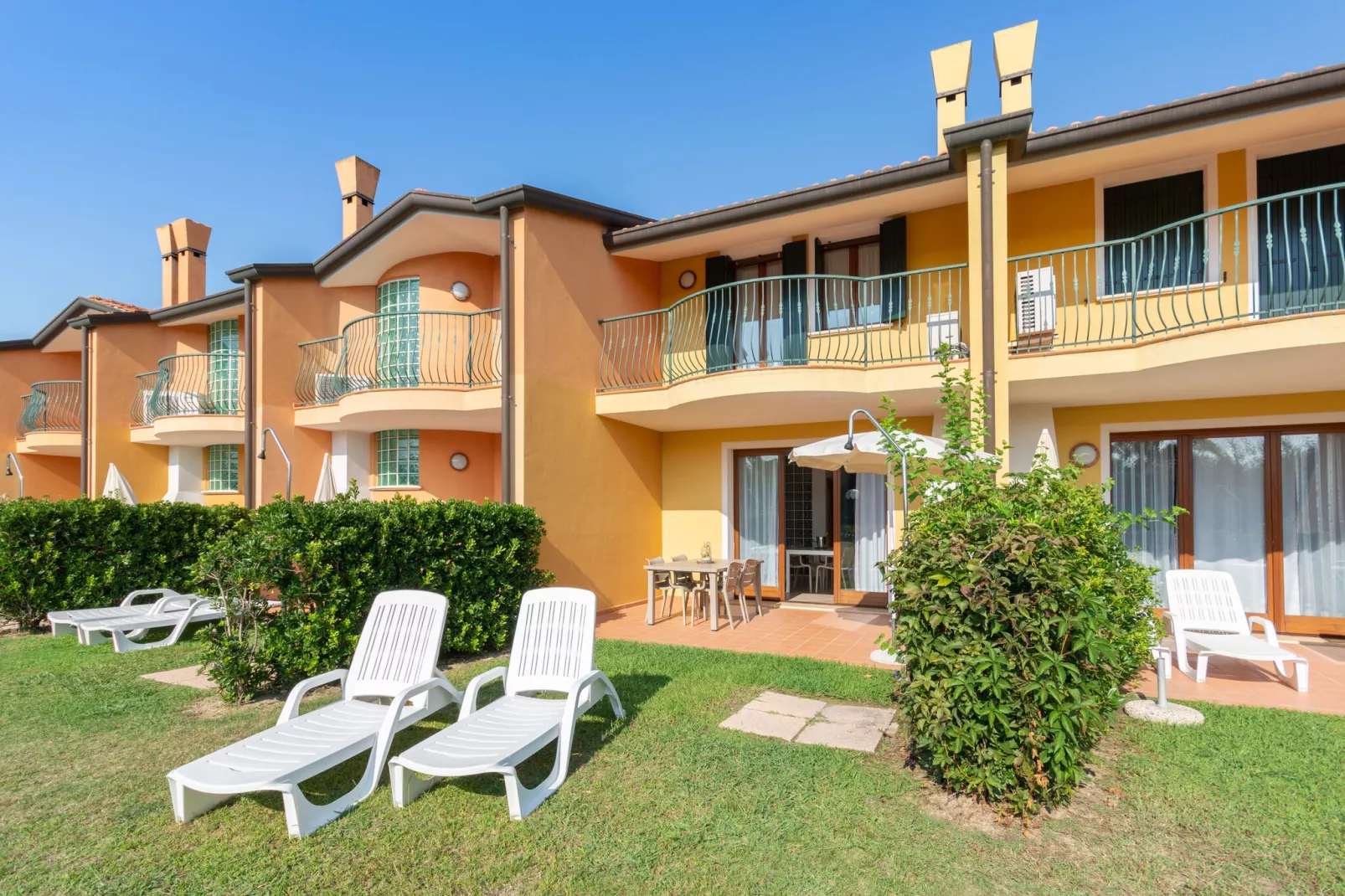 Village Albarella Trilo S3-Gärten Sommer