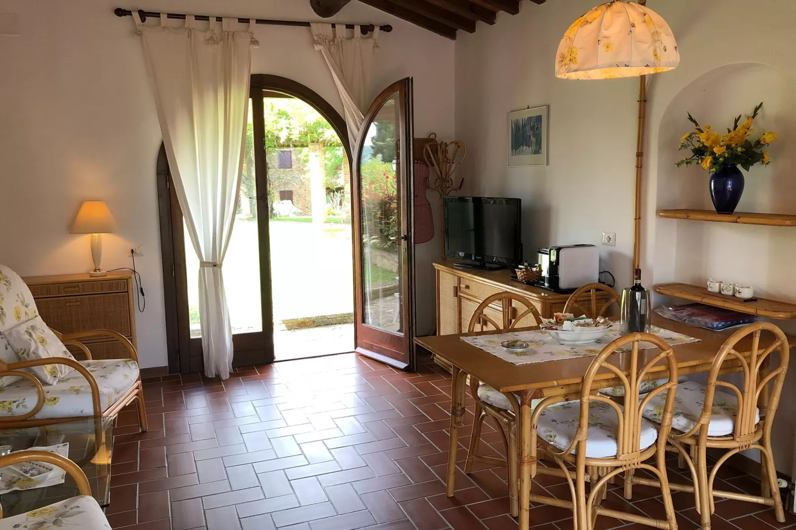 Giada-Living room