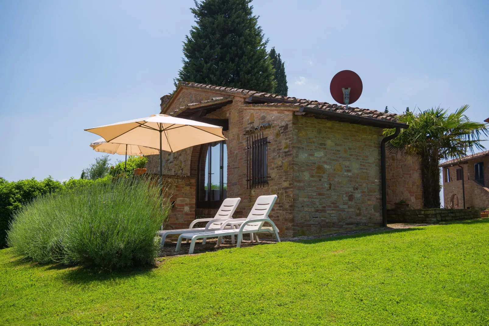 Giada-Gardens summer