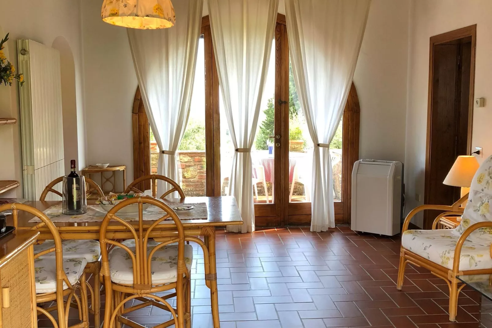 Giada-Living room