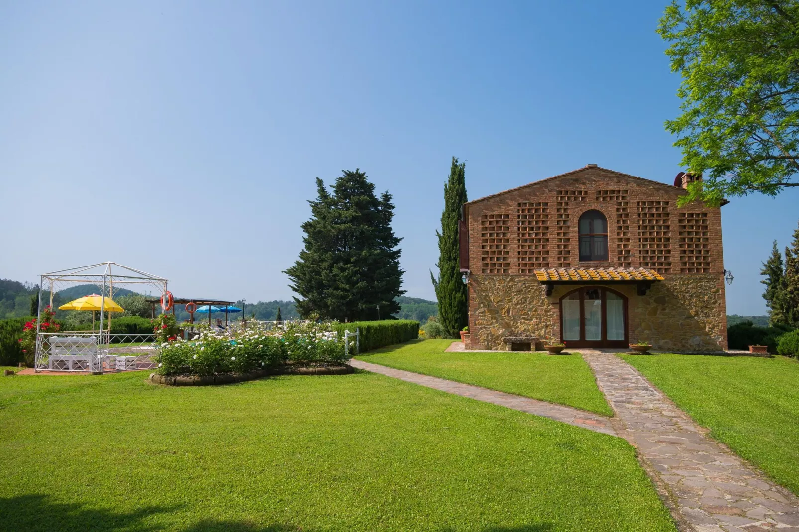 Panorama-Exterior summer