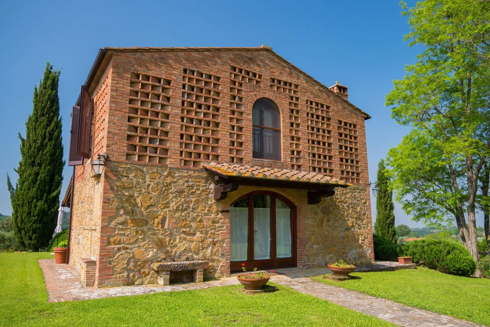 Panorama-Exterior summer