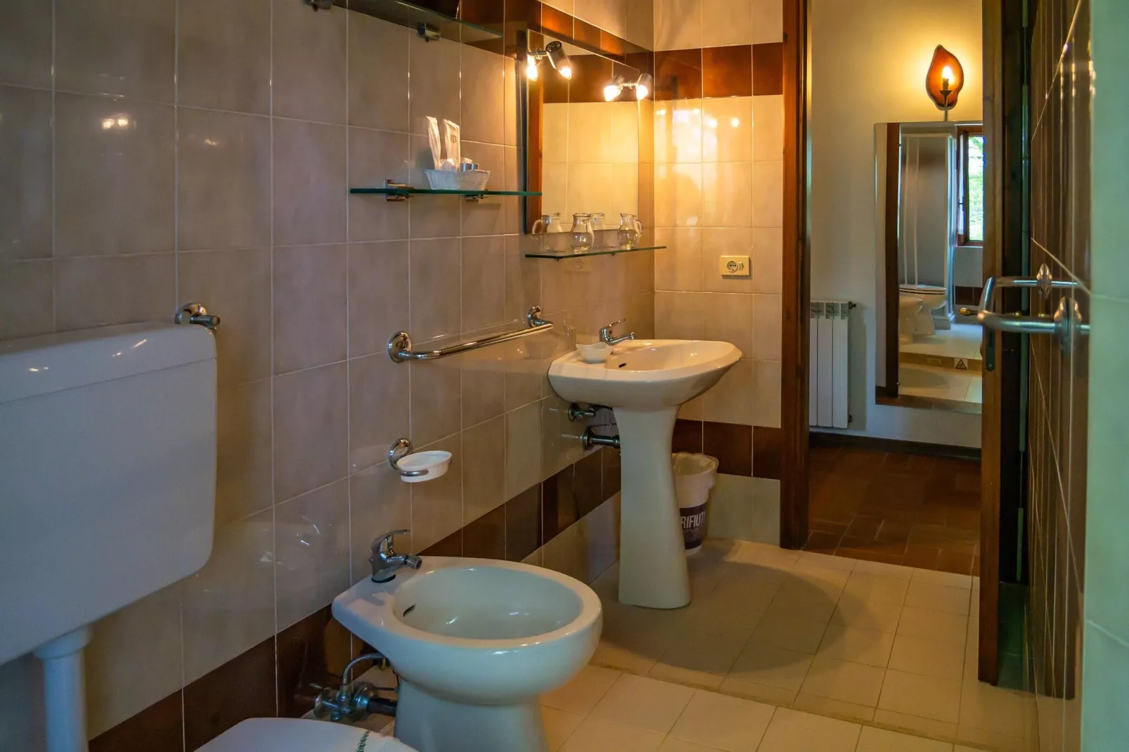 Glicine-Bathroom