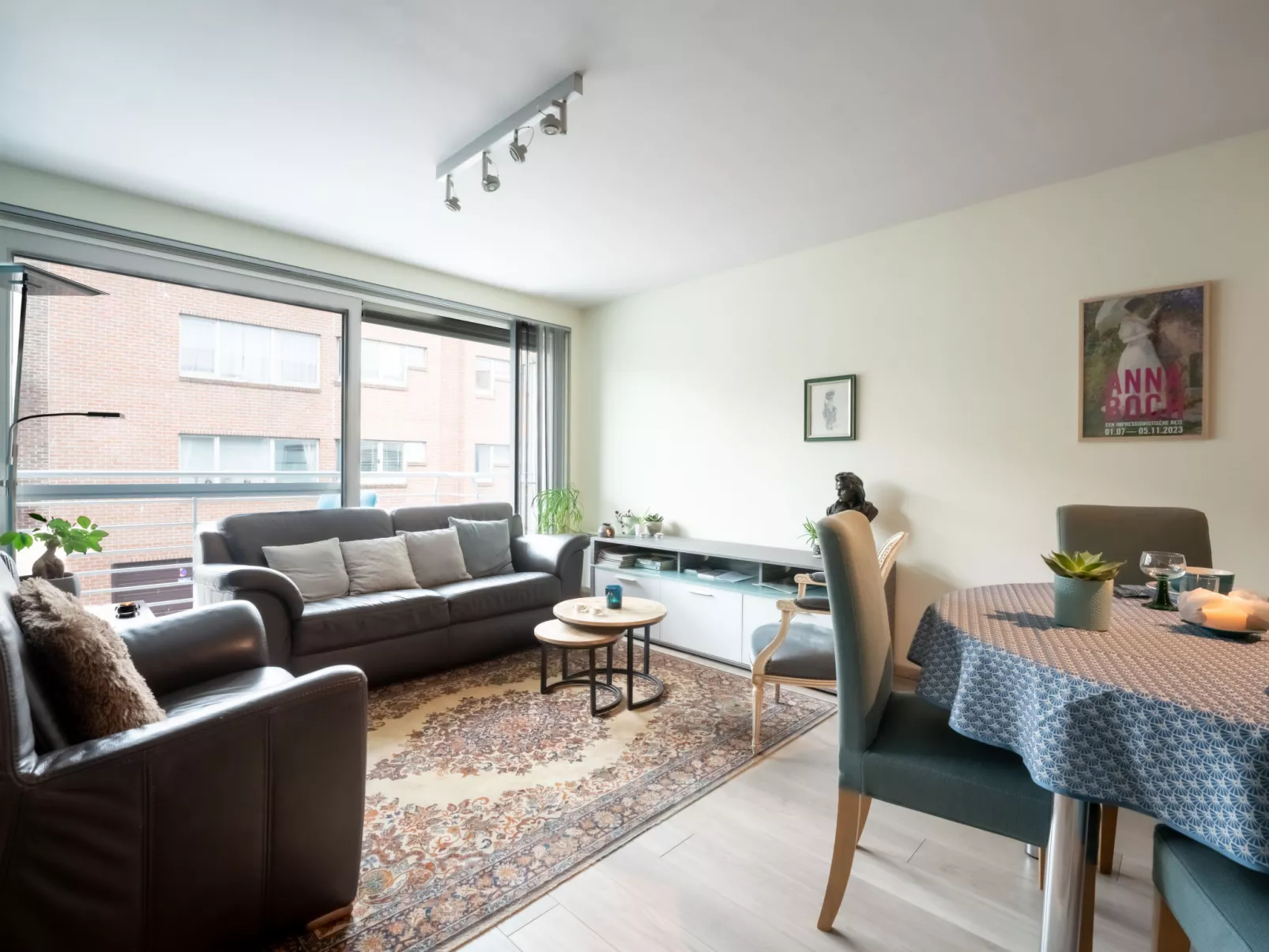 Centrally located "Relax and Reset"-Inside