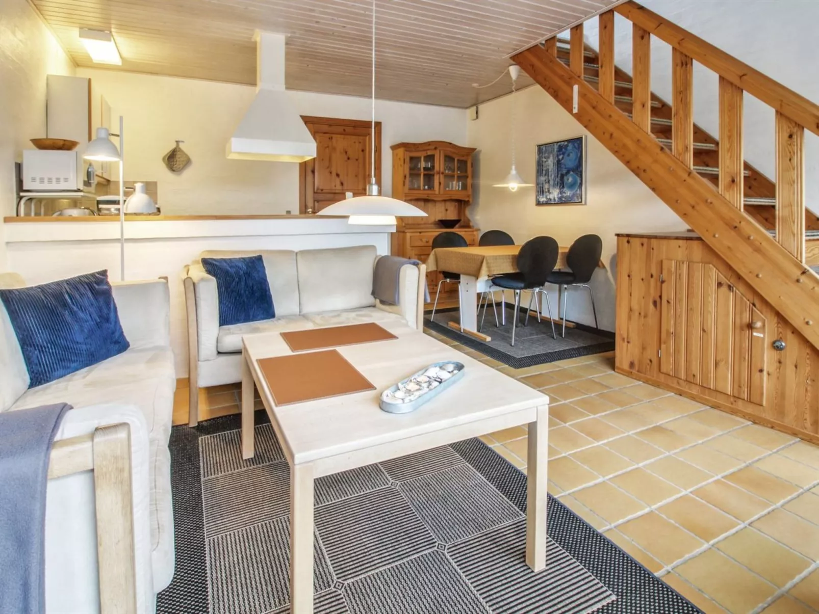 "Rufina" - 3.5km from the sea-Inside