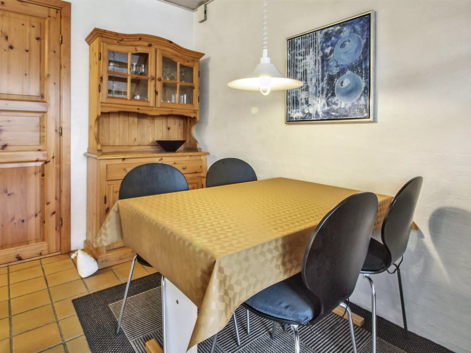 "Rufina" - 3.5km from the sea-Inside