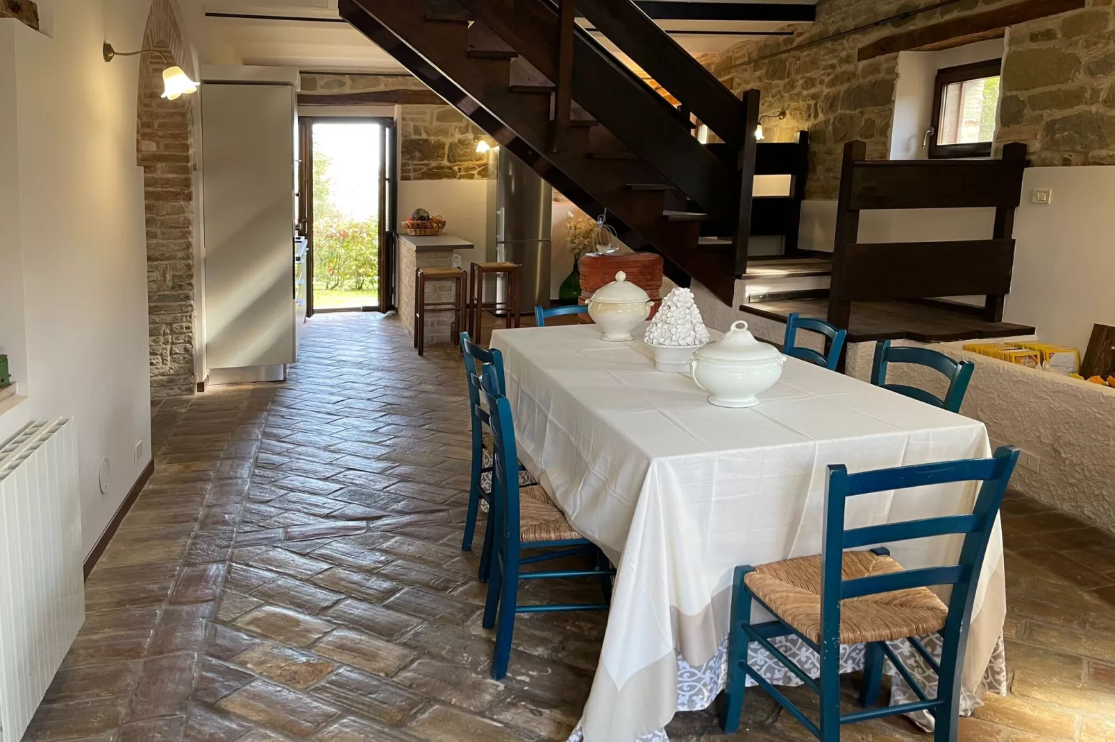 Fattoria 15-Dining room