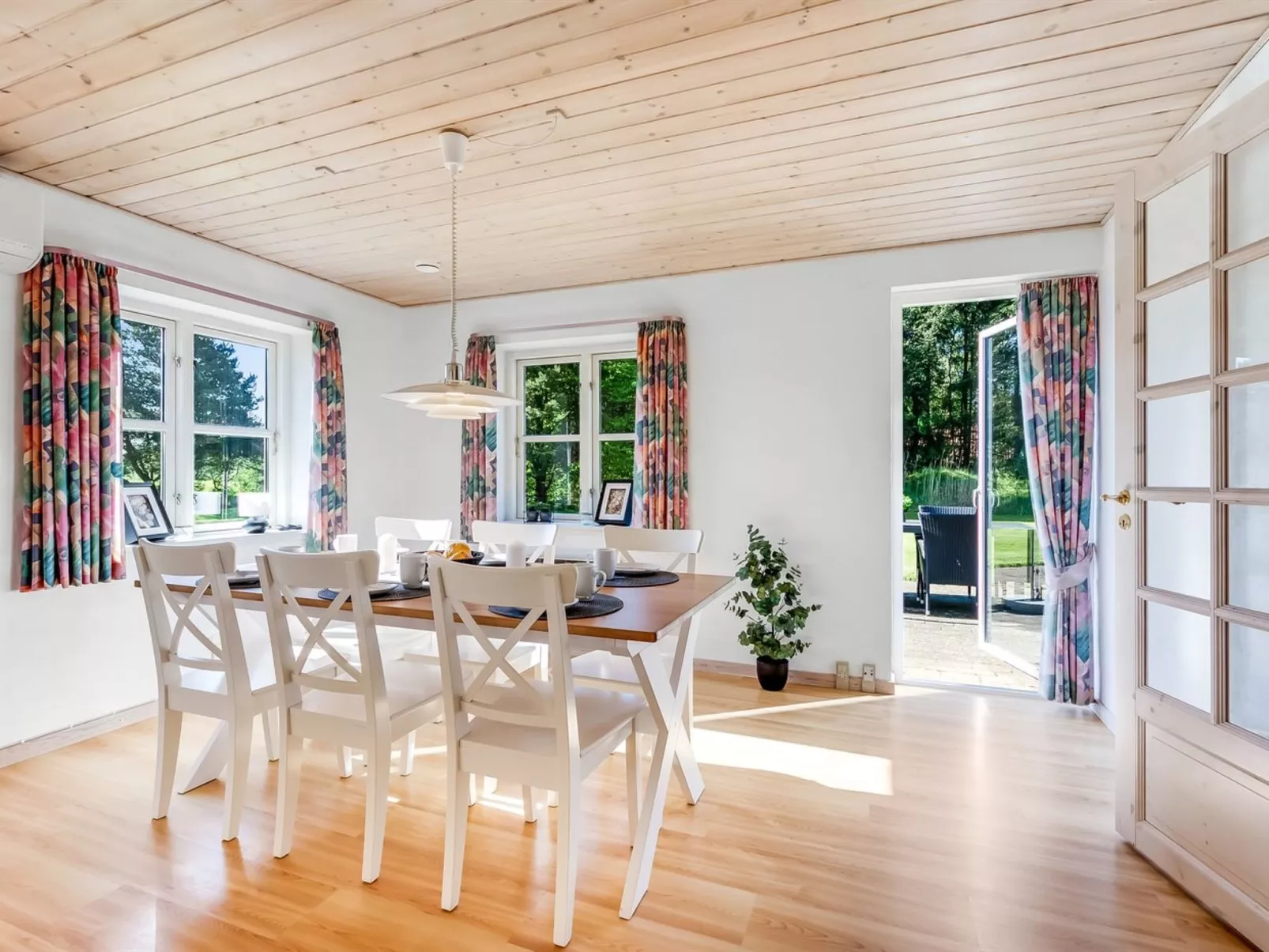 "Marlise" - 2.5km from the sea-Inside