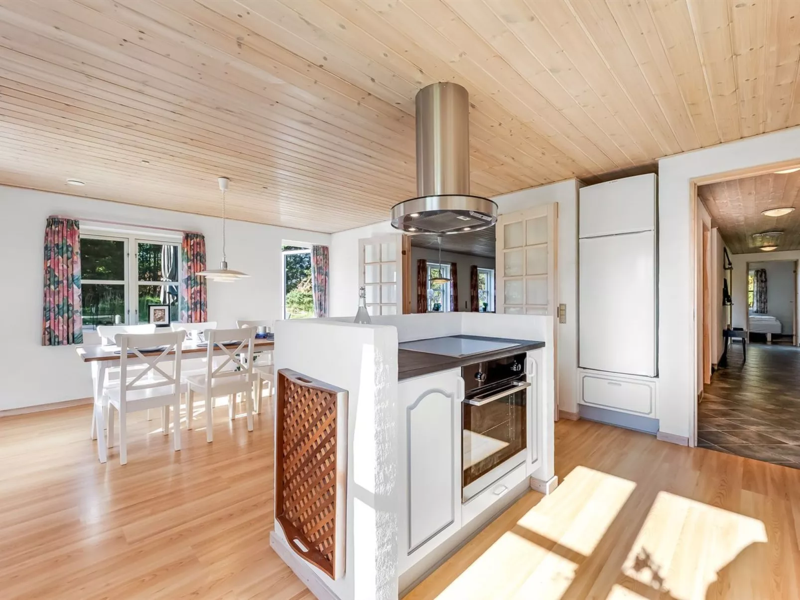 "Marlise" - 2.5km from the sea-Inside