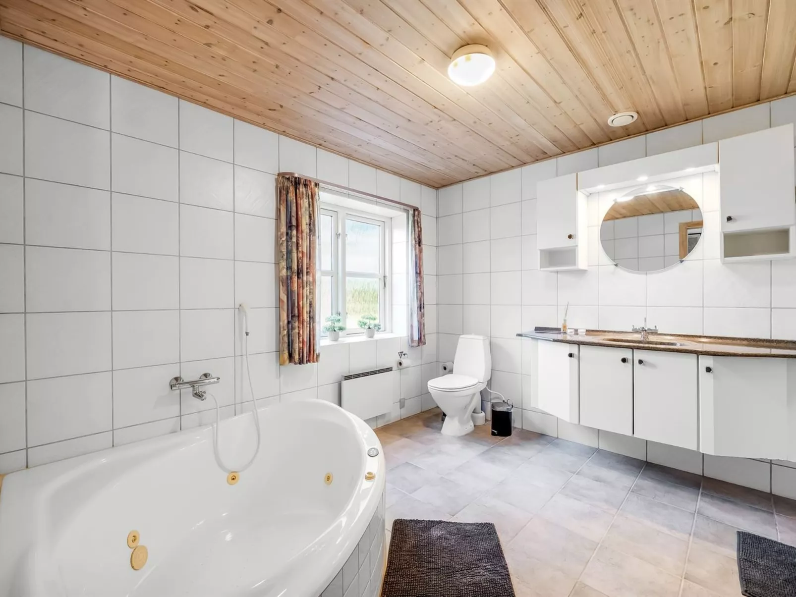 "Marlise" - 2.5km from the sea-Inside