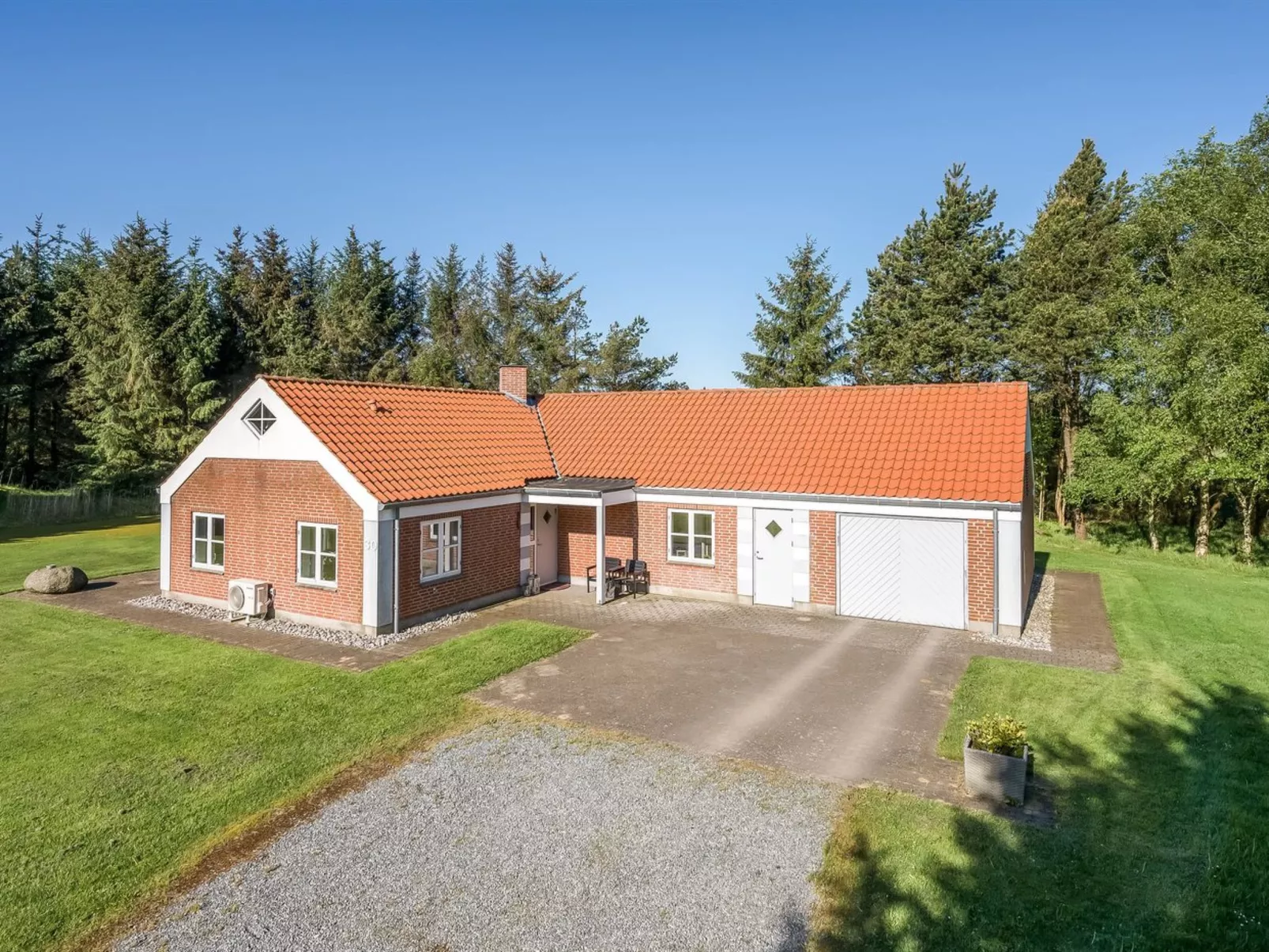 "Marlise" - 2.5km from the sea-Outside
