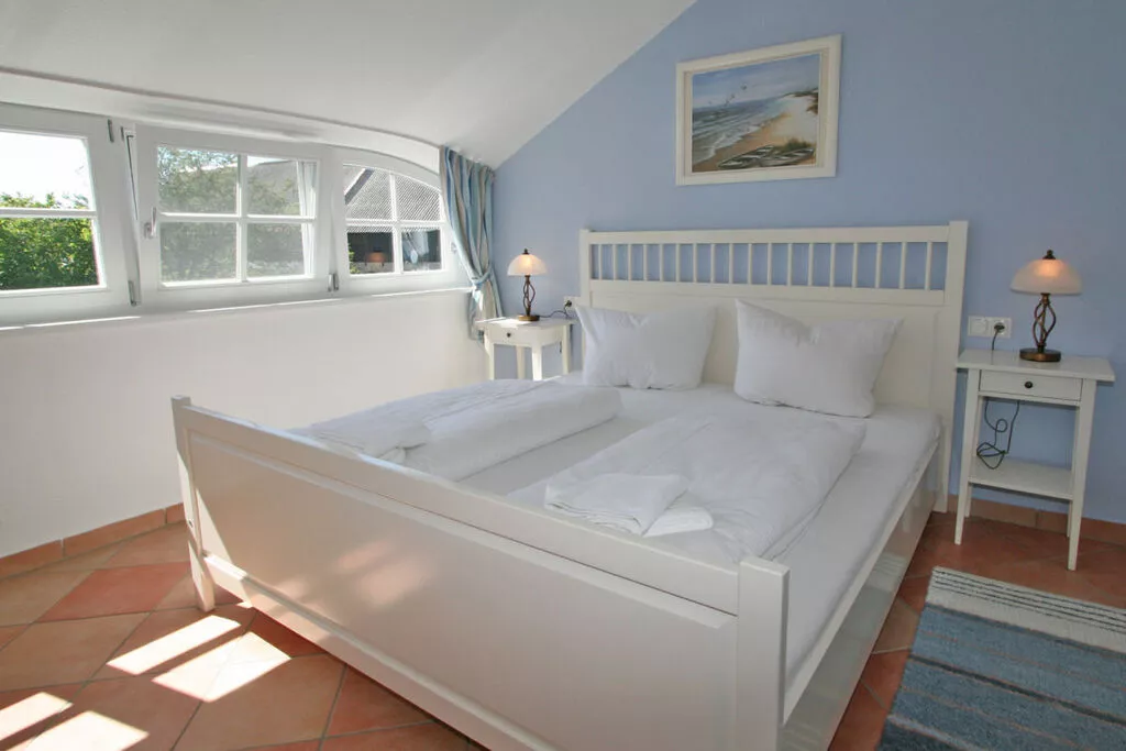 34242-Bedroom