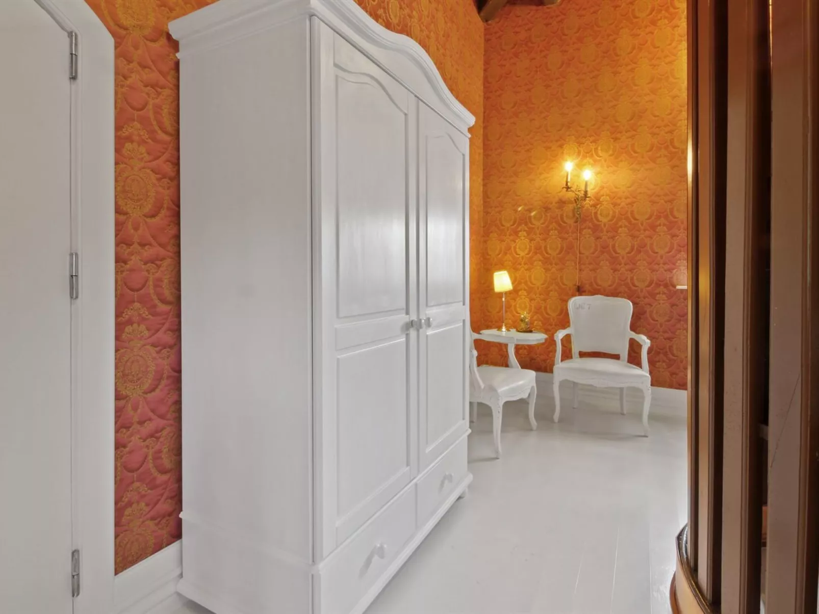 "Edine" - 4.5km from the sea-Inside