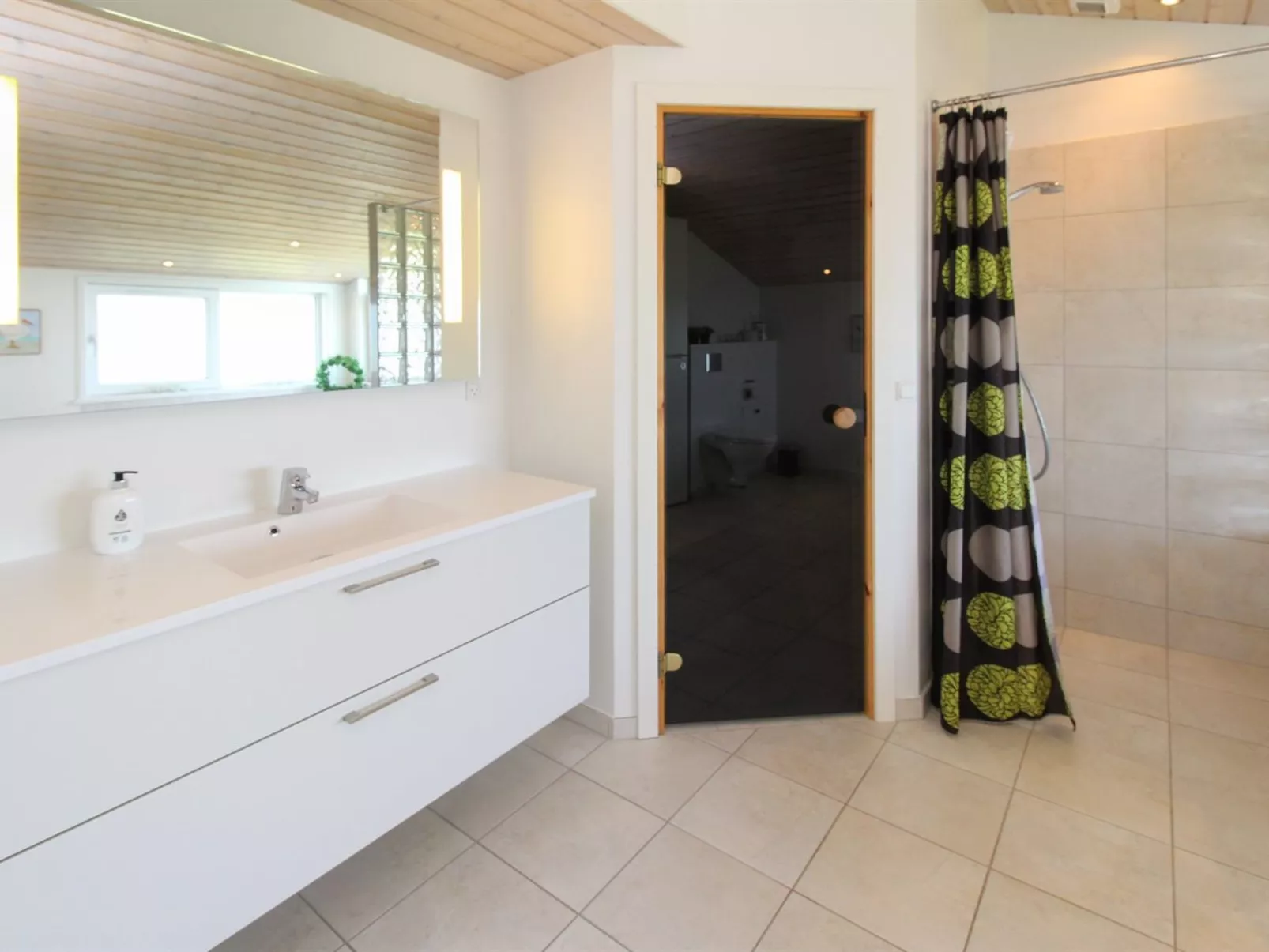 "Lennart" - 300m from the sea-Drinnen