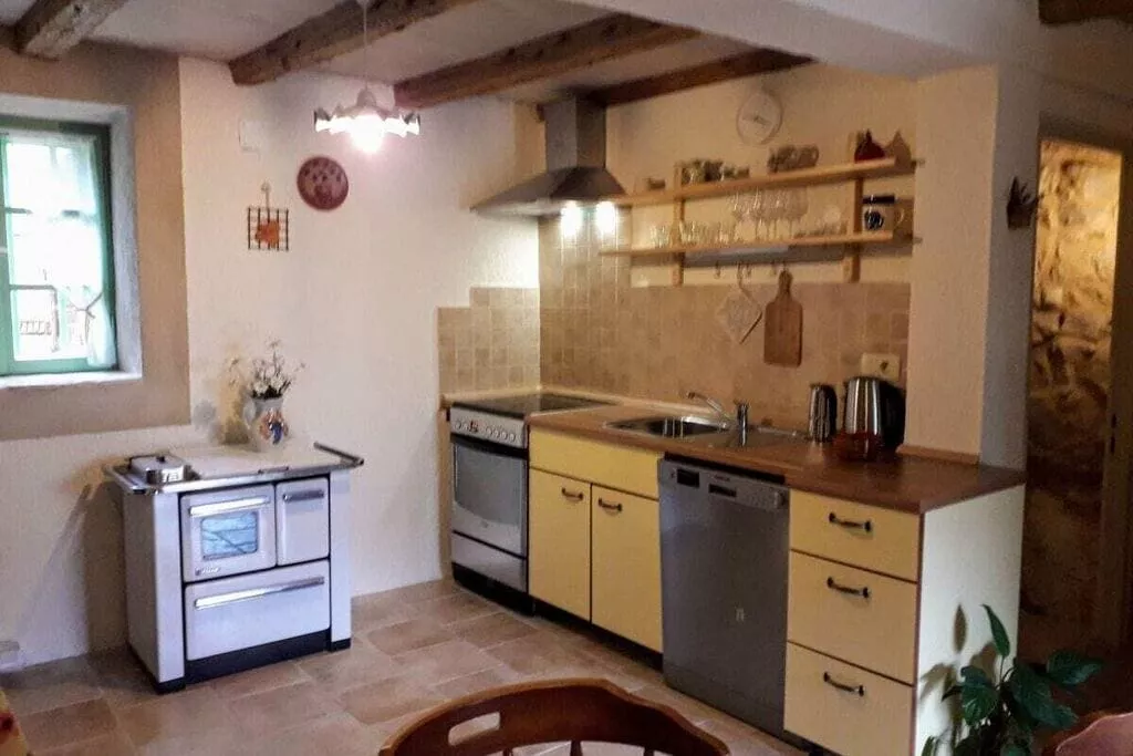 239079-Kitchen