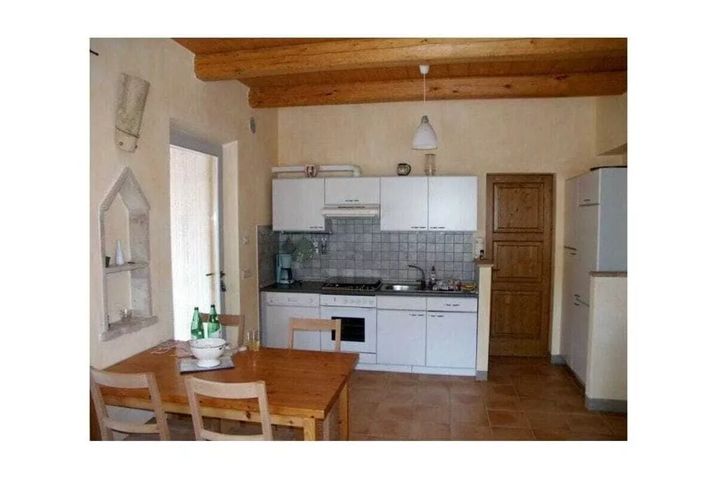 285195-Kitchen