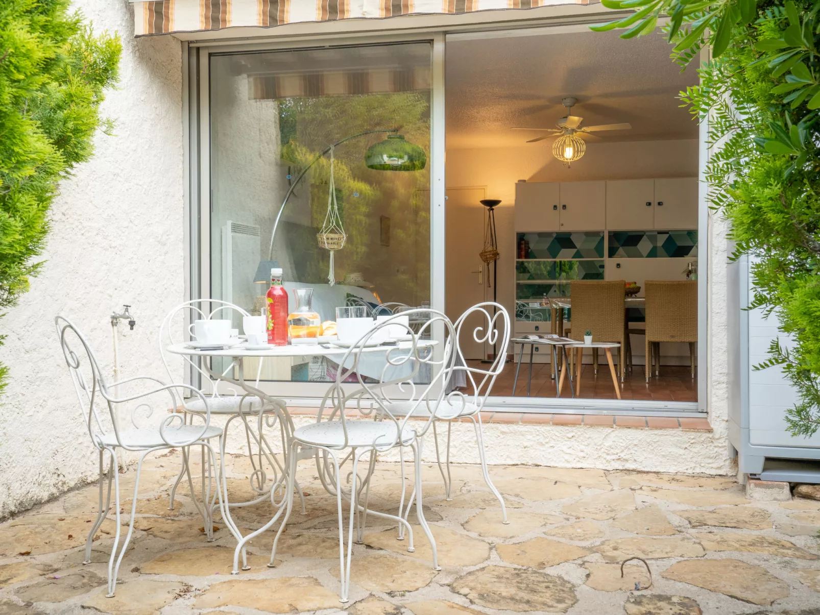 Le Bali-Outside