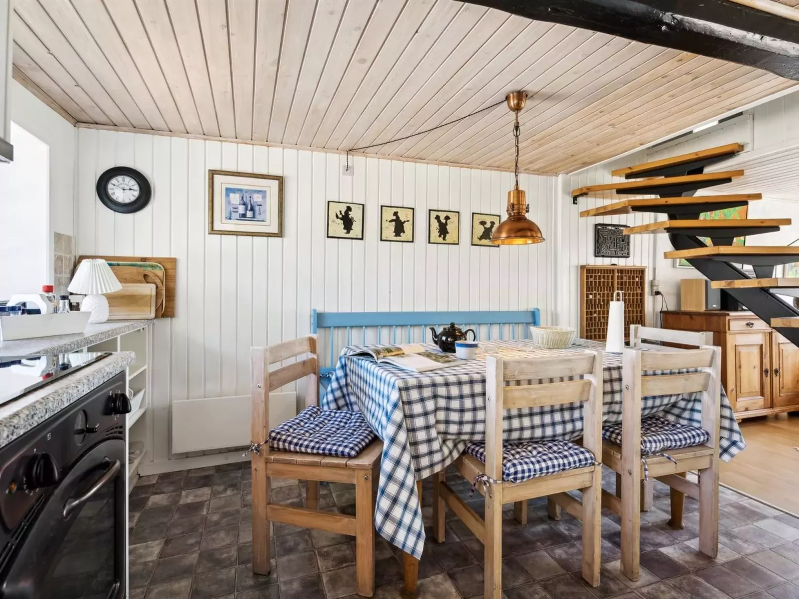 "Gerwendil" - 17km from the sea-Inside