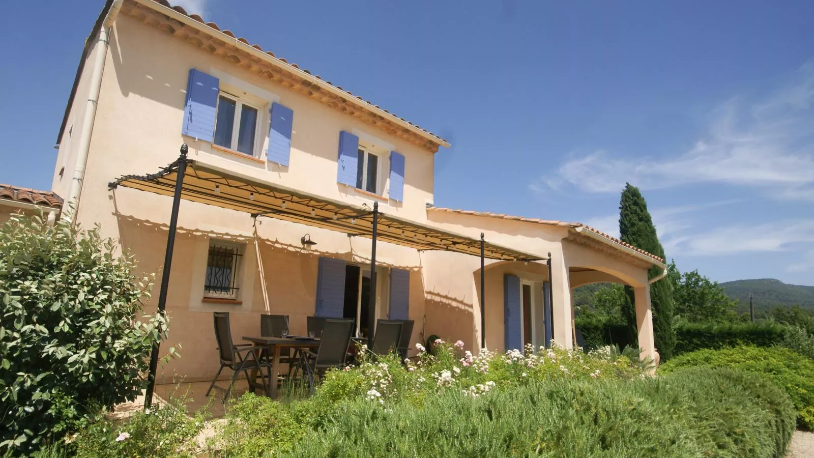 La petite truffe-Exterior summer