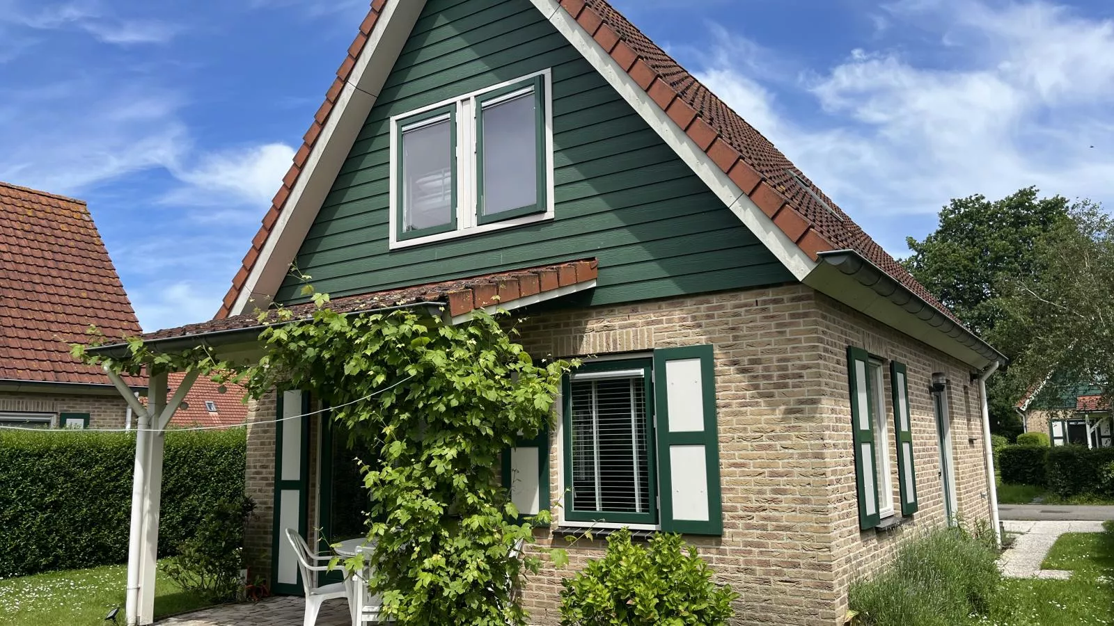 Sunnyvale-Exterior summer