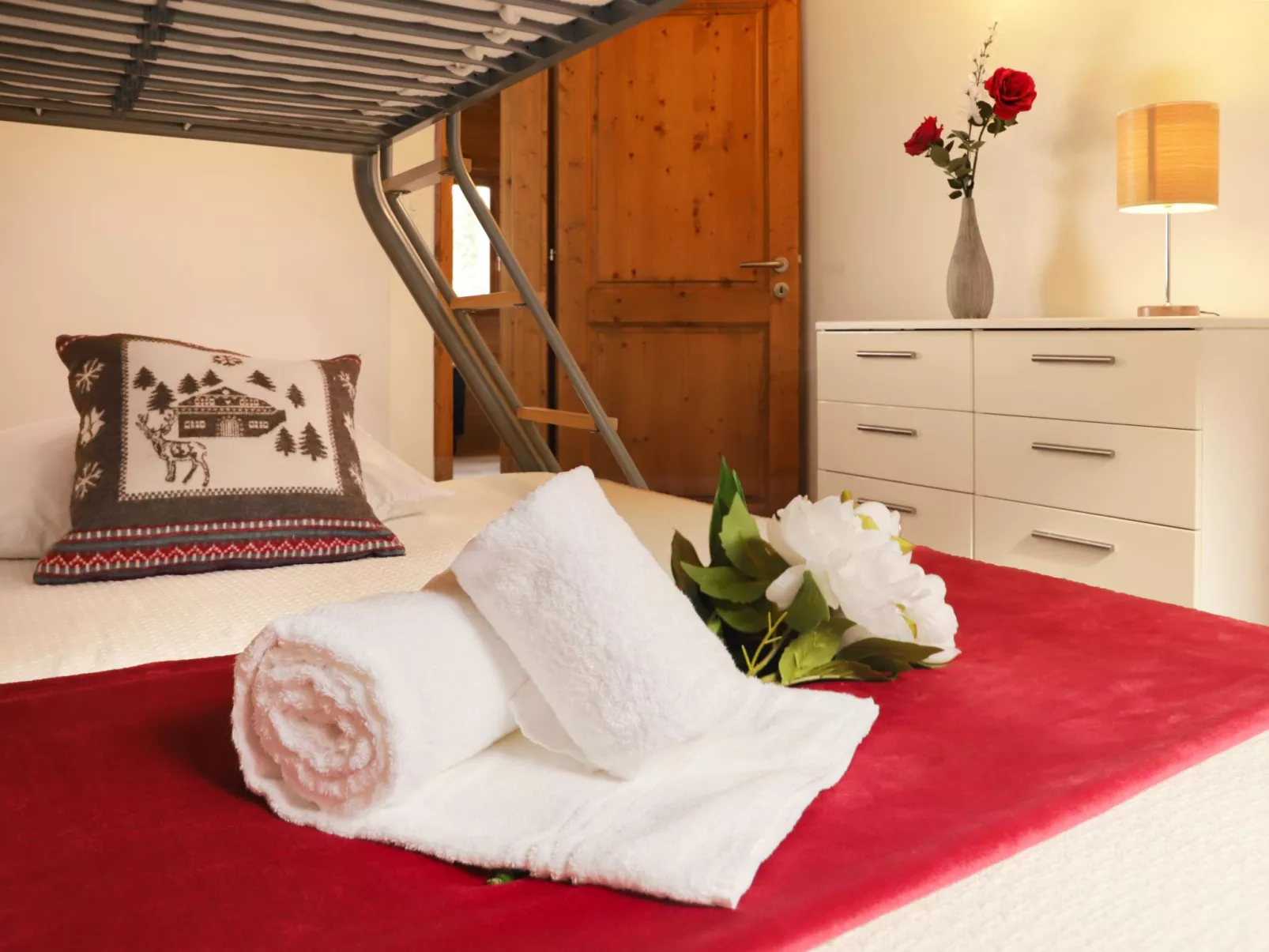 Le Grillon-Inside