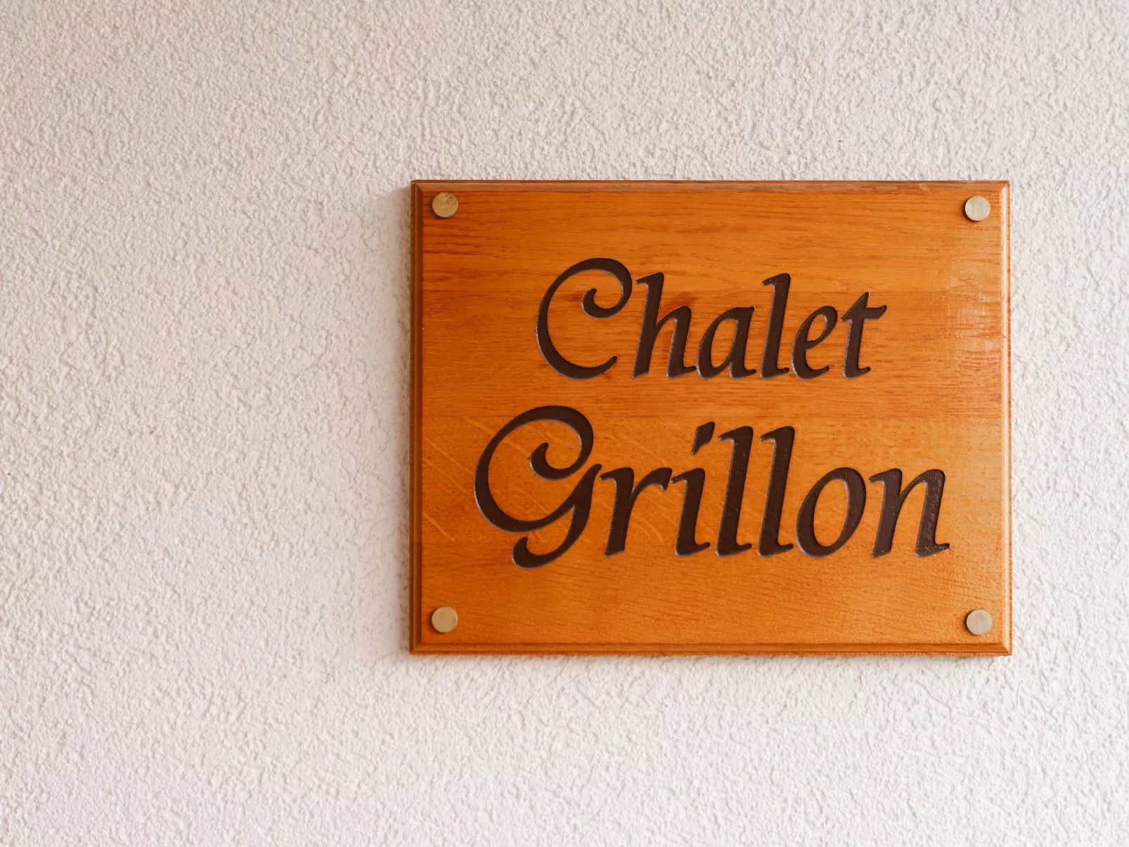 Le Grillon-Outside