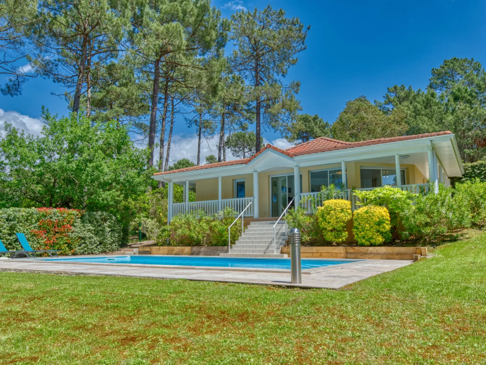 Eden Parc-Outside