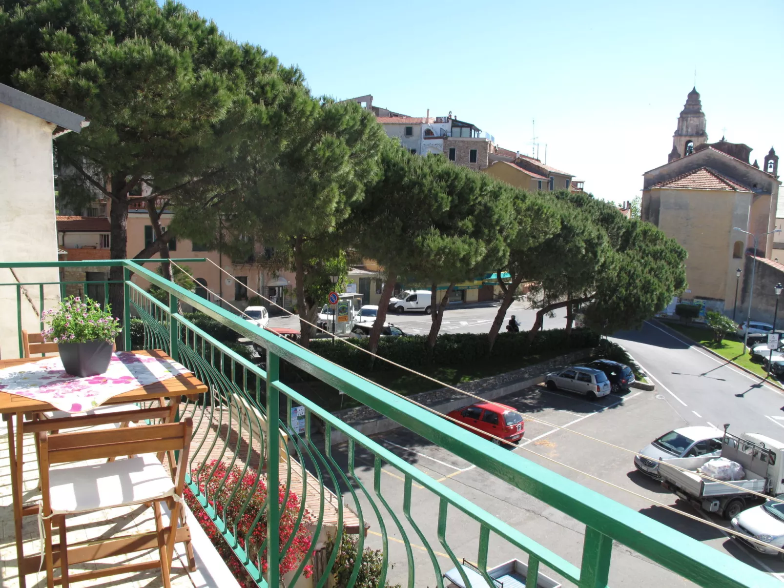 Roma (SLR219)-Outside