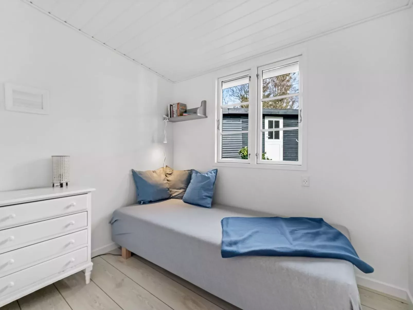 "Synnöve" - 350m from the sea-Inside