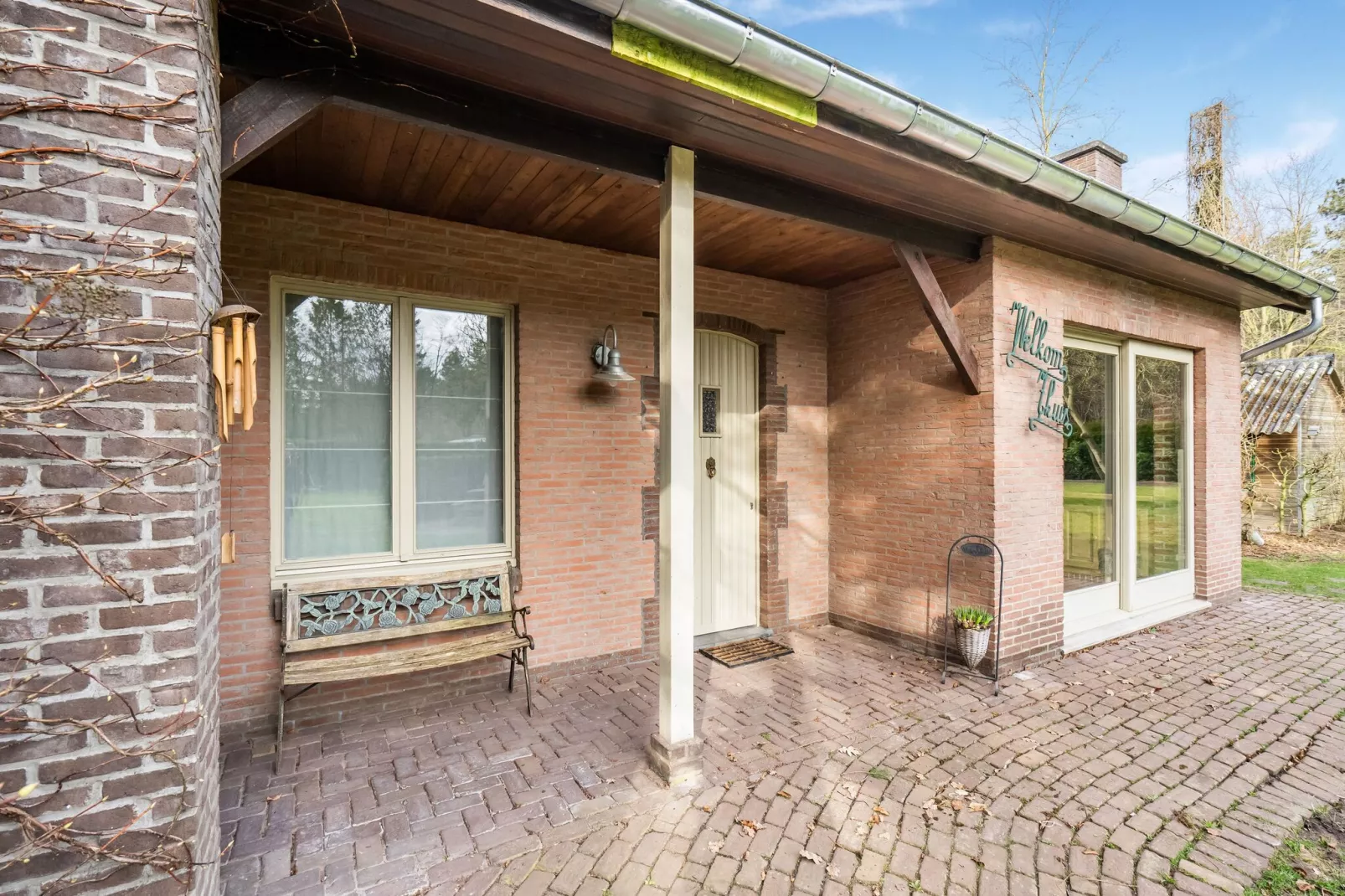 Buiten Huis-Reception hall