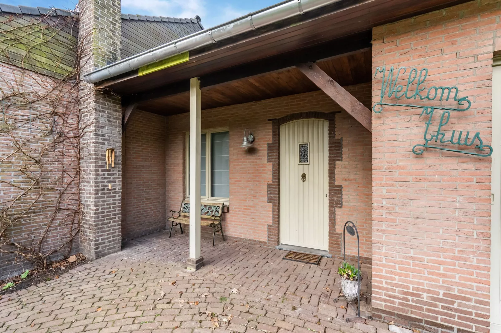 Buiten Huis-Reception hall